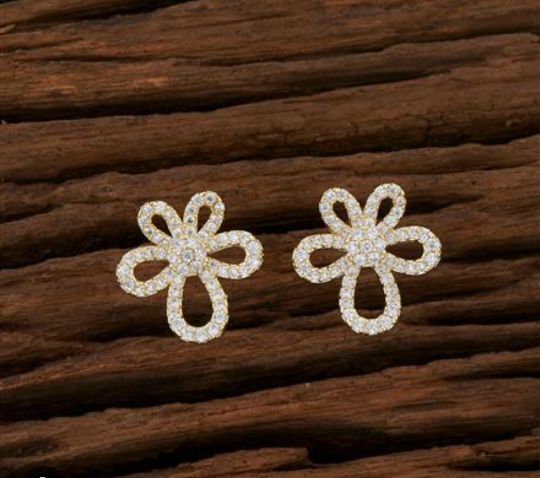 Flower shape Studs - Image 2