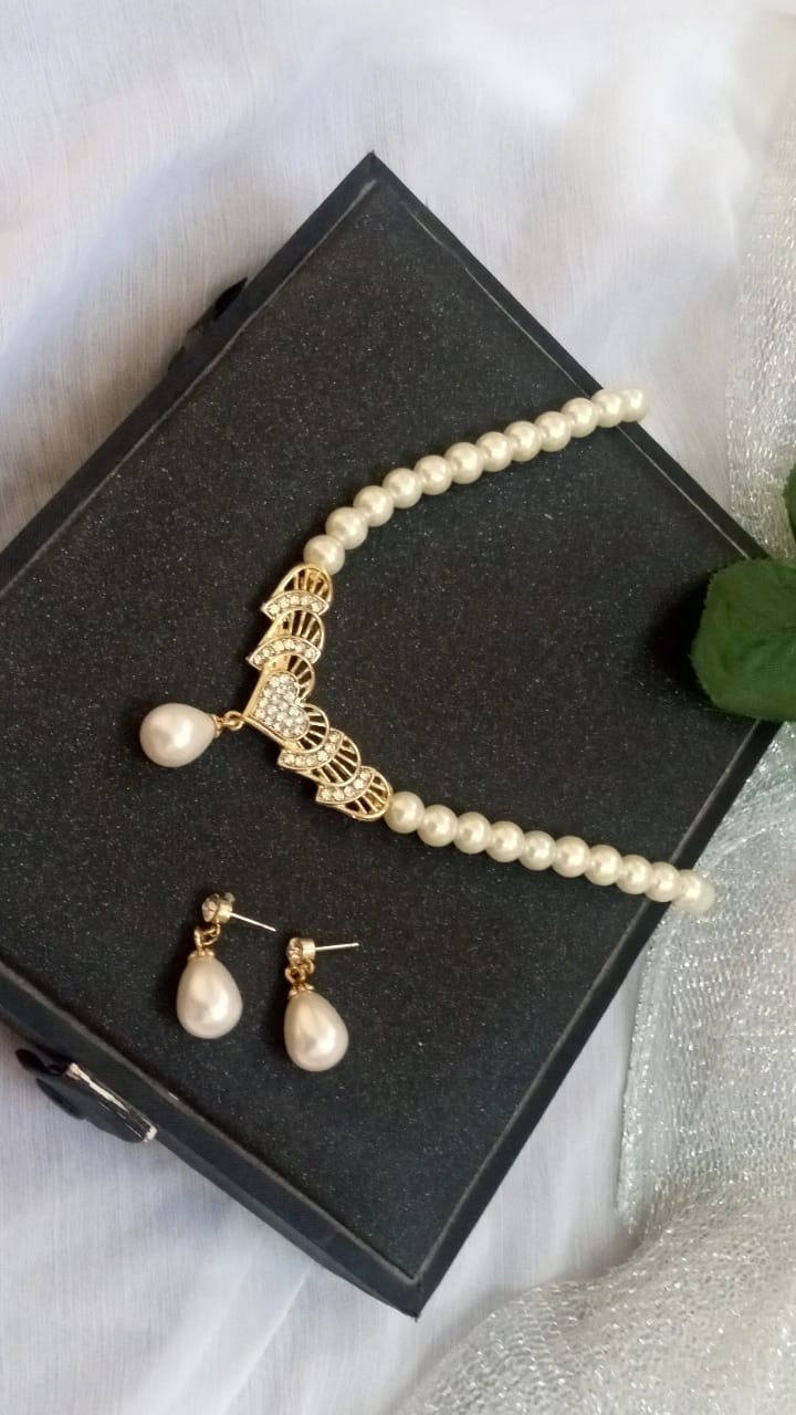 Pearl Necklace Set